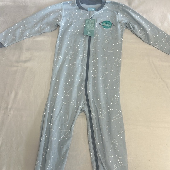 Tuffy - NWT - Kids Pajamas with Planet Design - Picture 4 of 4